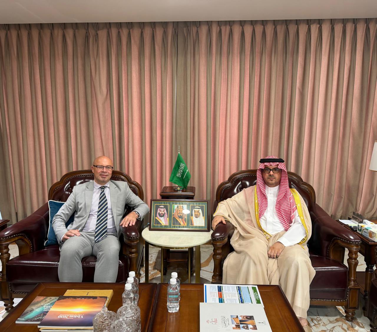 استقبل السفير فهد بن محمد بن منيخر بالسفارة ممثل منظمة الامم المتحدة للتربية والعلوم والثقافة اليونيسكو لدى نيبال